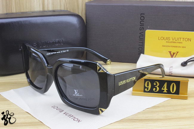 Louis Vuitton Sunglasses AAA+ ID:20220503-55